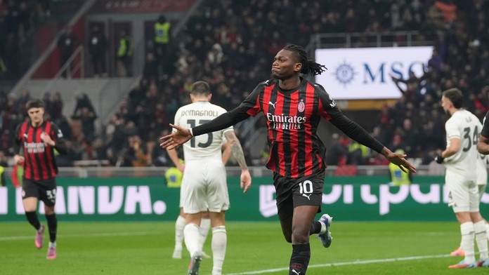 Rafael Leao z AC Milána sa teší z gólu