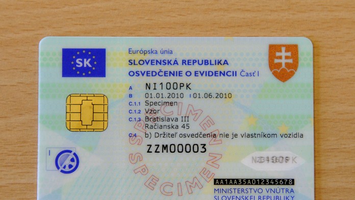 Mnohí to ani len netušili. Viacerým techničákom končí platnosť, dôležitý je tento údaj na kartičke