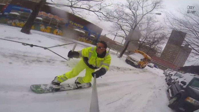 casey-neistat-goes-snowboard-in-new-york-city-after-snowstorm.jpg w=800.jpg%20w=800.jpg