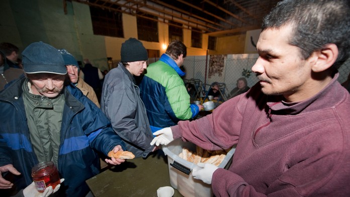 Bezdomovci v Bratislave nemajú čo jesť. Organizácia Depaul vyhlásila potravinovú zbierku