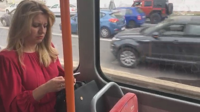 Tanker Stena Impero s 23-člennou posádkou plávajúci pod britskou vlajkou.