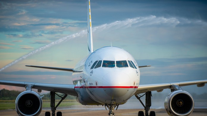 VIDEO: Peklo na palube lietadla. Pasažierovi začala horieť batéria, stroj musel okamžite pristáť