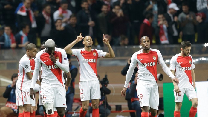 Fabinho (v strede) z Monaca ďakuje nebesiam po góle v odvete osemfinále LM proti ManCity.