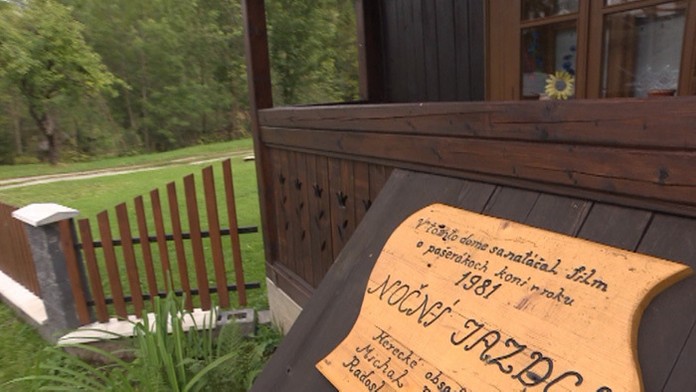 Gaetan Bong (vľavo) a Jose Izquierdo z Brighton & Hove Albion.