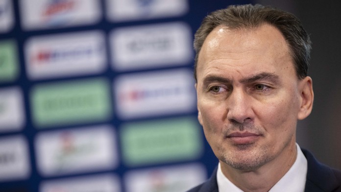 Hokejisti teroristi a morálny odpad. Bývalému europoslancovi sa nepáči, že hráči z KHL pôjdu na olympiádu