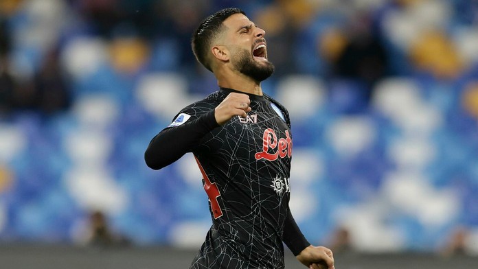 Lorenzo Insigne z Neapola oslavuje gól proti FC Turín.