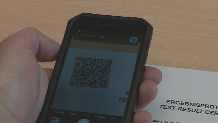 Chýba mu QR kód a je len v slovenčine. 