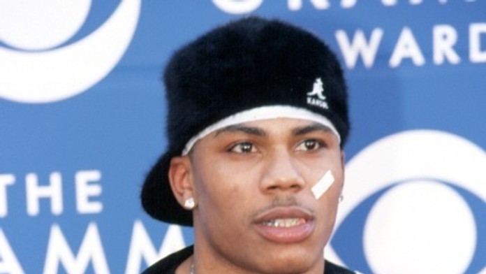 Nový Starý most a uprostred dielo BN Label - Štruktúra.