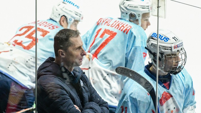 Trápenie pod Zoborom pokračuje aj pod novým trénerom. Stavjaňa začal hladkou prehrou so Slovanom