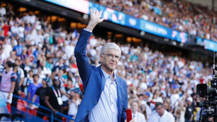 Dokázal neuveriteľné veci, vďačí aj alkoholu. Profesor nepremožiteľných má 75 rokov