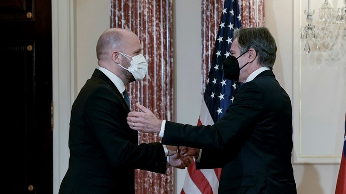 Jaroslav Naď a Antony Blinken pri podpísaní obrannej dohody s USA.