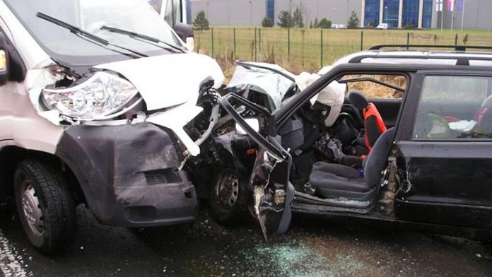 Pri nehode pri Kriváni sa zranili styri osoby.