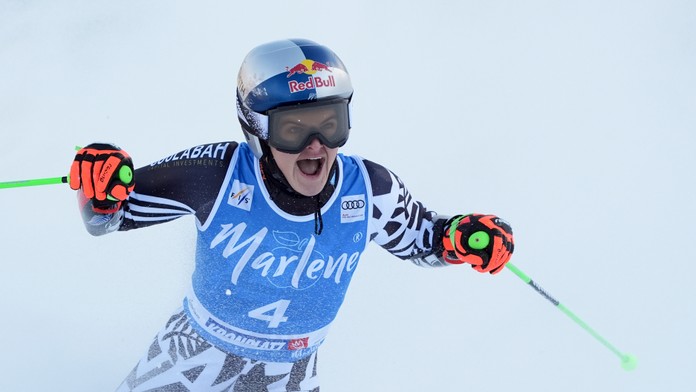 Obrovský slalom v Taliansku ovládla Robinsonová. Víťazka si chváli prítomnosť rodiny na pretekoch