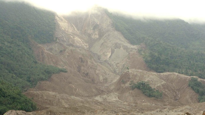 Pri zosuve pôdy v Aljaške zahynuli manželia aj dcéra. Ich ďalšie dve deti sú nezvestné
