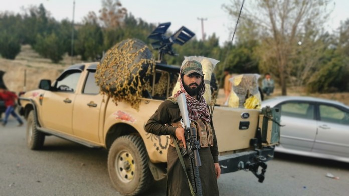 Ďalší zákaz Talibanu. Mravnostná polícia spálila mnoho hudobných nástrojov, hudba má mať na mladých zlý vplyv