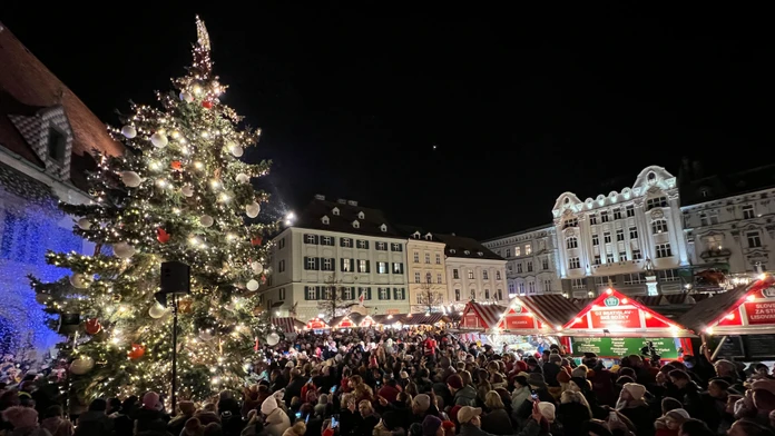 Vianočné trhy onedlho odštartujú aj u nás. Pozrite sa, kde nájdete najkrajšie v Európe i vo svete
