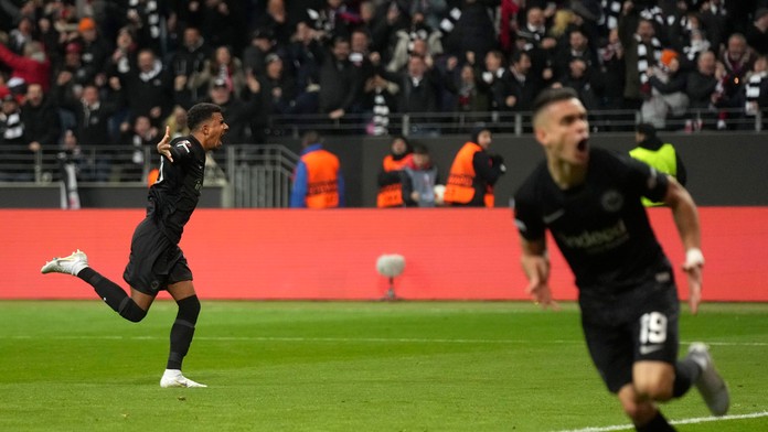 Barcelona remizovala v prvom štvrťfinále Európskej ligy, v troch dueloch sa zrodil rovnaký výsledok