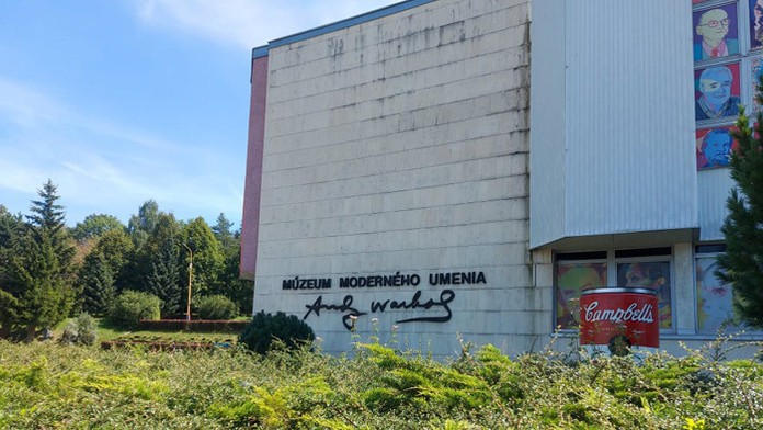 Múzeum moderného umenia Andyho Warhola v Medzilaborciach.