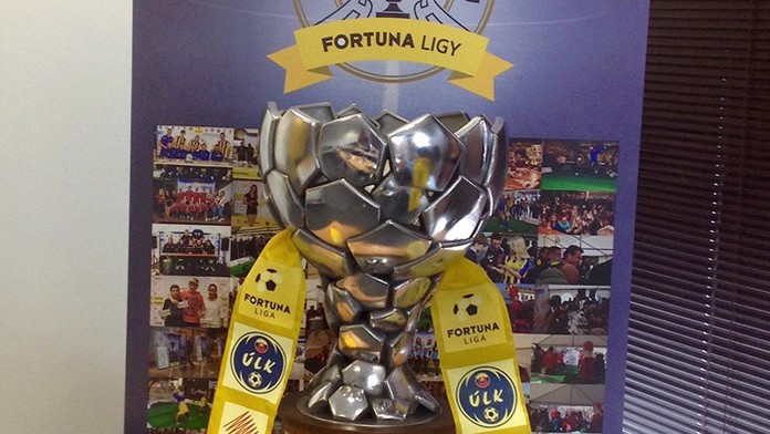 Víťazná trofej futbalovej Fortuna ligy.