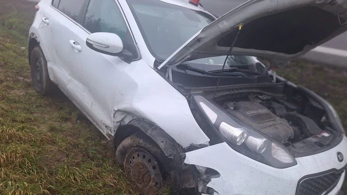 Nehoda na diaľnici D1. Vysoký policajný funkcionár jazdil so zapnutým výstražným zariadením