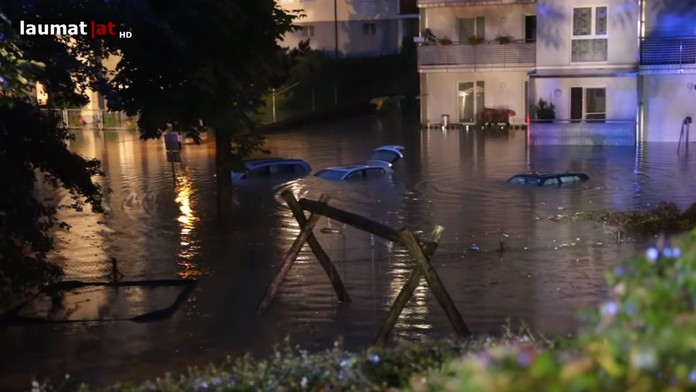 Laakirchen pod vodou.