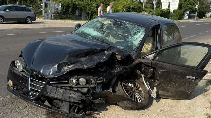 Kuriozita v Bratislave. Vodič spôsobil nehodu, odišiel a spôsobil ďalšiu