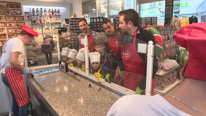 Brat daroval Franckovi kožu.