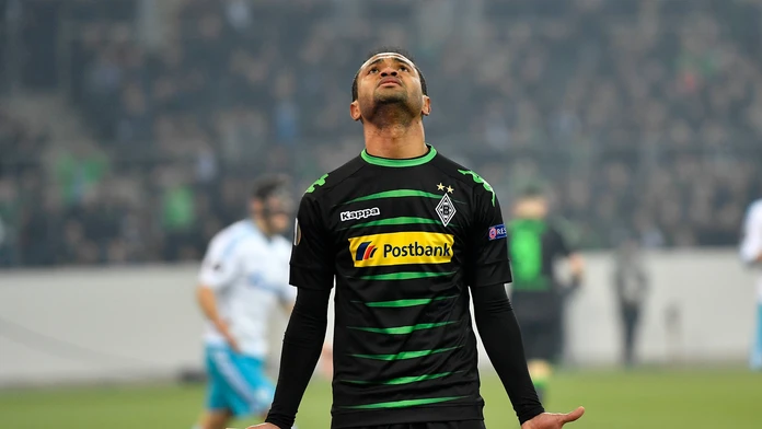 Raffael z Borussie Mönchengladbach si spytuje svedomie v odvete osemfinále EL proti Schalke.