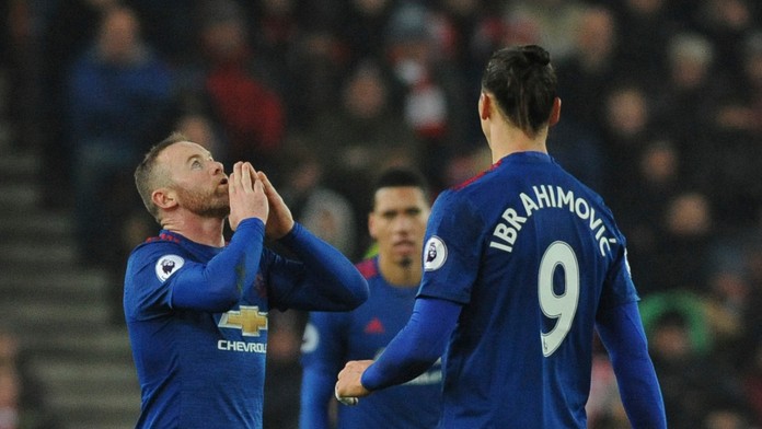 Wayne Rooney oslavuje svoj rekordný gól.