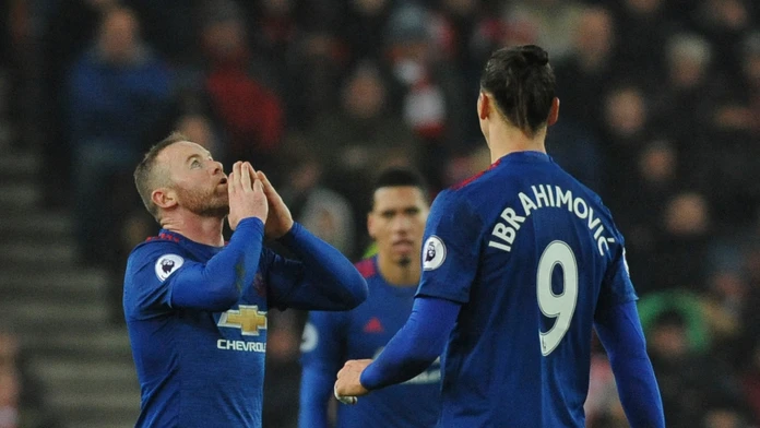 Wayne Rooney oslavuje svoj rekordný gól.