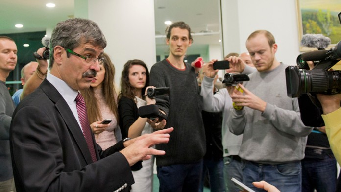 Primátor Bratislavy Milan Ftáčnik čaká na výsledky volieb.