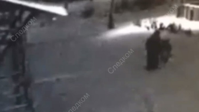 Pedofil napadol dievčatko.