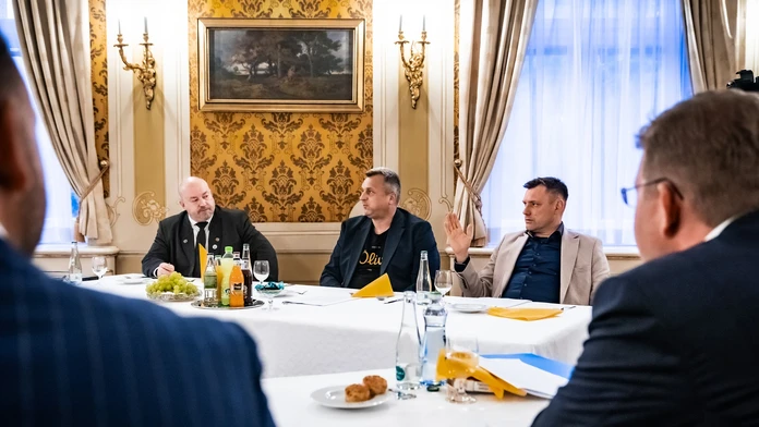 Huliak nechápe, prečo ho Danko nezobral na koaličnú radu, chce hovoriť s premiérom