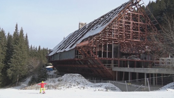Hotel Junior v Jasnej stále neotvorili.