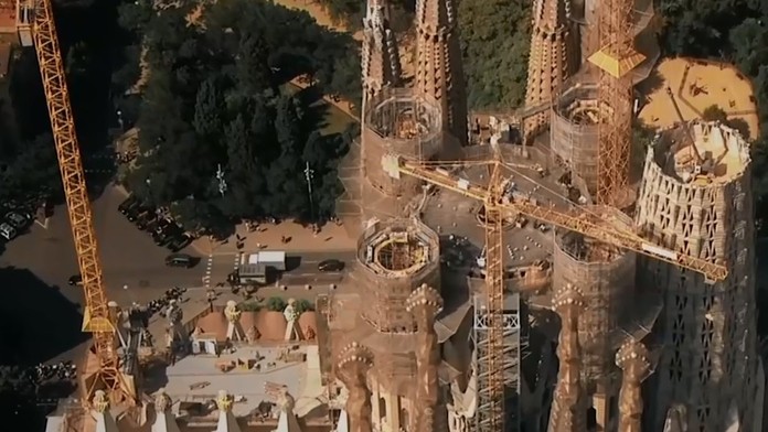 Bazilika je stále vo výstavbe.