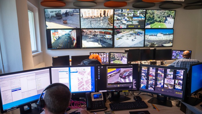 Kamerové stredisko počas otvorenia operačného strediska Mestskej polície Bratislava.