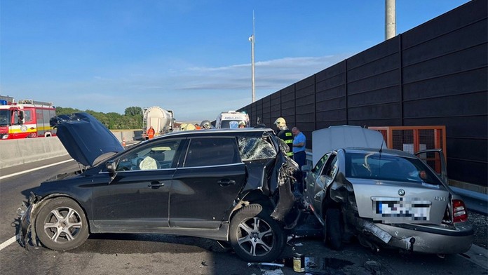 Tragická nehoda na diaľnici R7 smerom do Bratislavy.