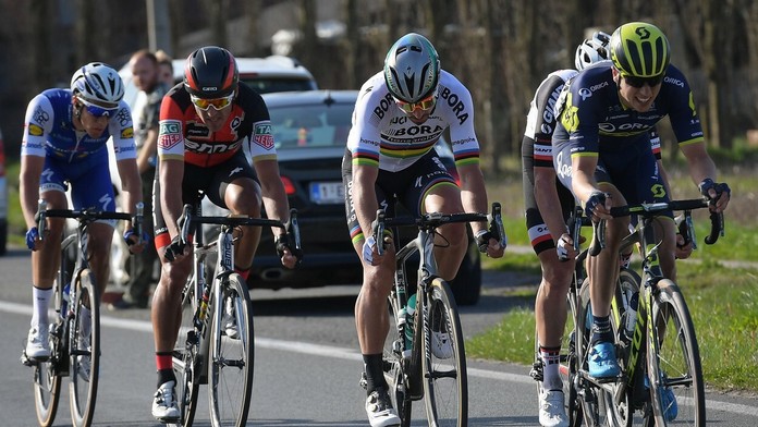 Skupina so Petrom Saganom a Niki Terpstrom (vľavo).