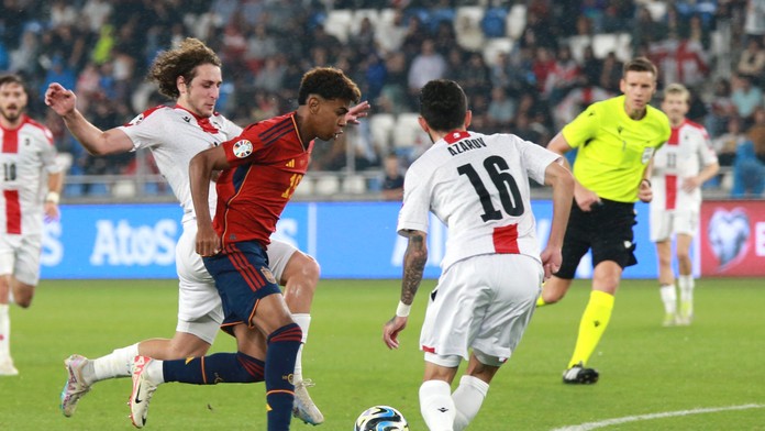 Chorváti jednoznačne zdolali Lotyšsko. Na demontáži Gruzínska sa podieľal Yamal a zapísal sa do histórie