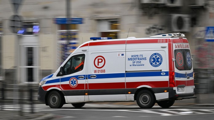 Muž v Poľsku podpálil sanitky, ktoré mali smerovať na Ukrajinu