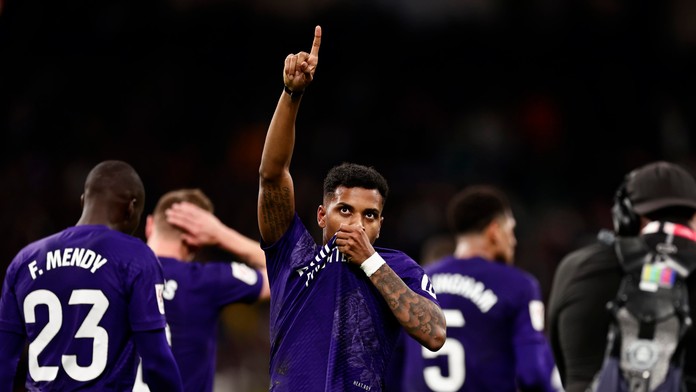 V Madride tlieskali najmä Rodrygovi, Real opäť bližšie k titulu. Girona naďalej stíha Barcelonu