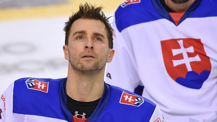 Vyhorel, keď sa mu darilo najviac. Legendárny slovenský obranca bojoval s vážnymi problémami, zachránili ho v Prahe