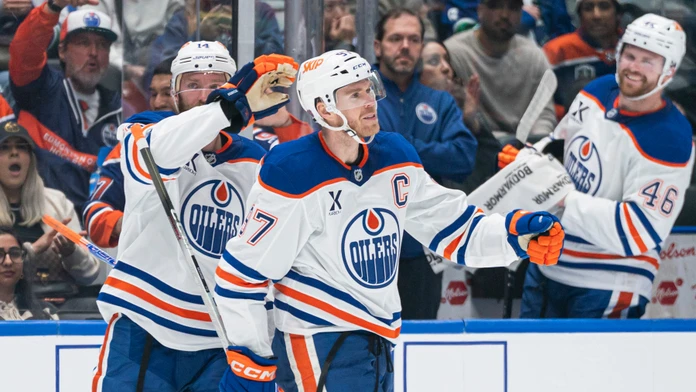 VIDEO: Brankári na „dovolenke“ a päťbodový McDavid. Edmonton uspel po šialenom priebehu