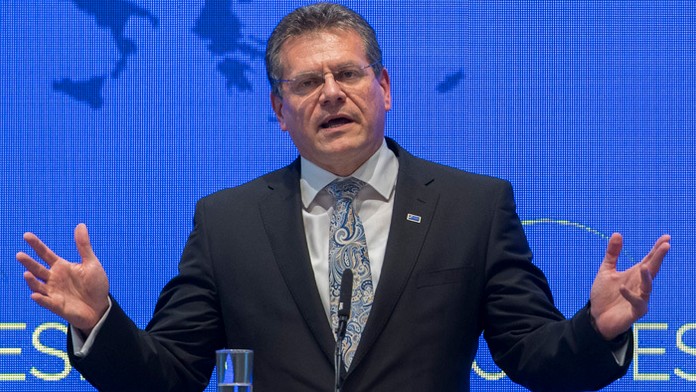 Prezident Andrej Kiska počas slávnostnej ceremónie udeľovania štátnych vyznamenaní.