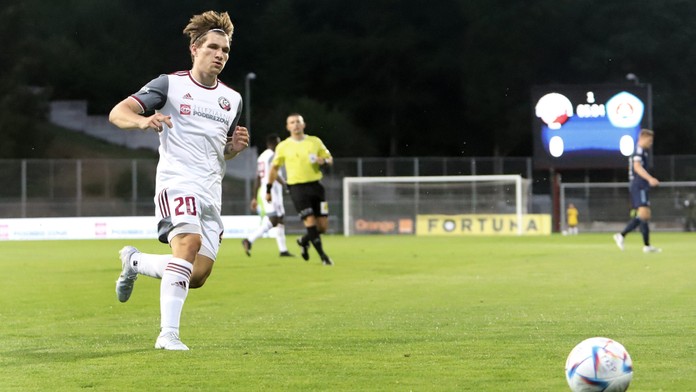 Na ME nebude, no teraz bude hrať pod Henrym a Fabregasom. Slovák sa z obce dostal do Serie A (rozhovor)