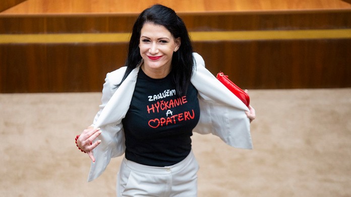 Andrej Danko (SNS)  počas hlasovania o kandidátoch na ústavných sudcov.