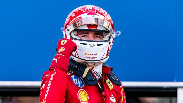 Monako prinieslo triumf domáceho jazdca, ktorý neskrýval emócie. Ferrari malo na pódiu oboch jazdcov
