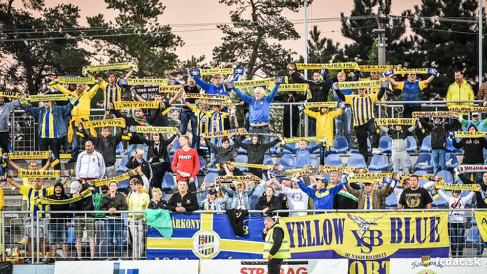 Fanúšikovia futbalového klubu DAC Dunajská Streda.