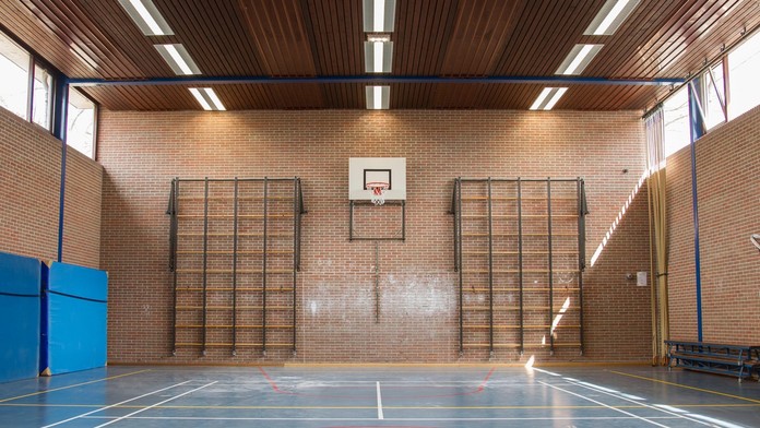 „A teraz sa môžeš ísť sťažovať za obťažovanie.“ Študentky prehovorili o praktikách učiteľa