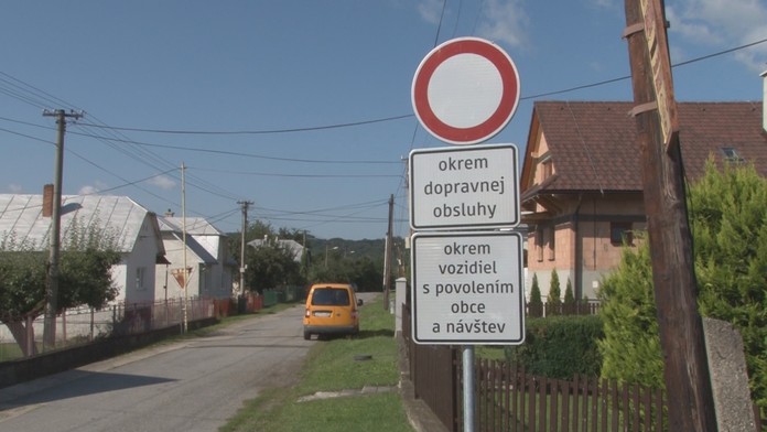 Jedna z ulíc v Ladomirovej.